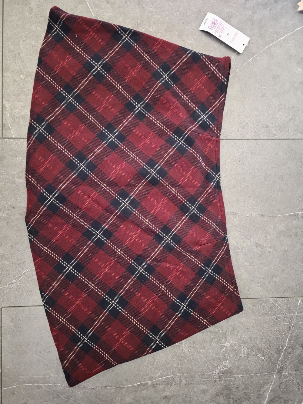 wild fable Red and Black Plaid Pencil Skort